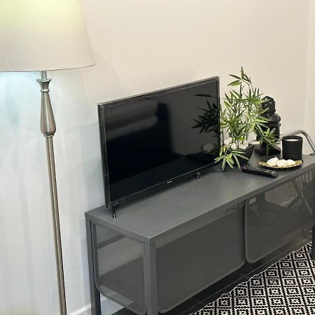 Modern Flat In Central Egham By Windsor Castle, Staines-Upon-Thames And Heathrow Airport Luaran gambar