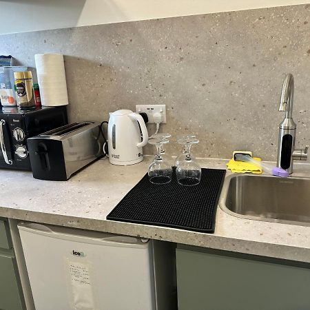 Modern Flat In Central Egham By Windsor Castle, Staines-Upon-Thames And Heathrow Airport Luaran gambar
