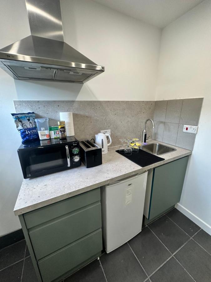 Modern Flat In Central Egham By Windsor Castle, Staines-Upon-Thames And Heathrow Airport Luaran gambar