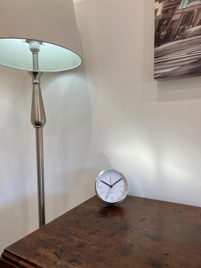 Modern Flat In Central Egham By Windsor Castle, Staines-Upon-Thames And Heathrow Airport Luaran gambar