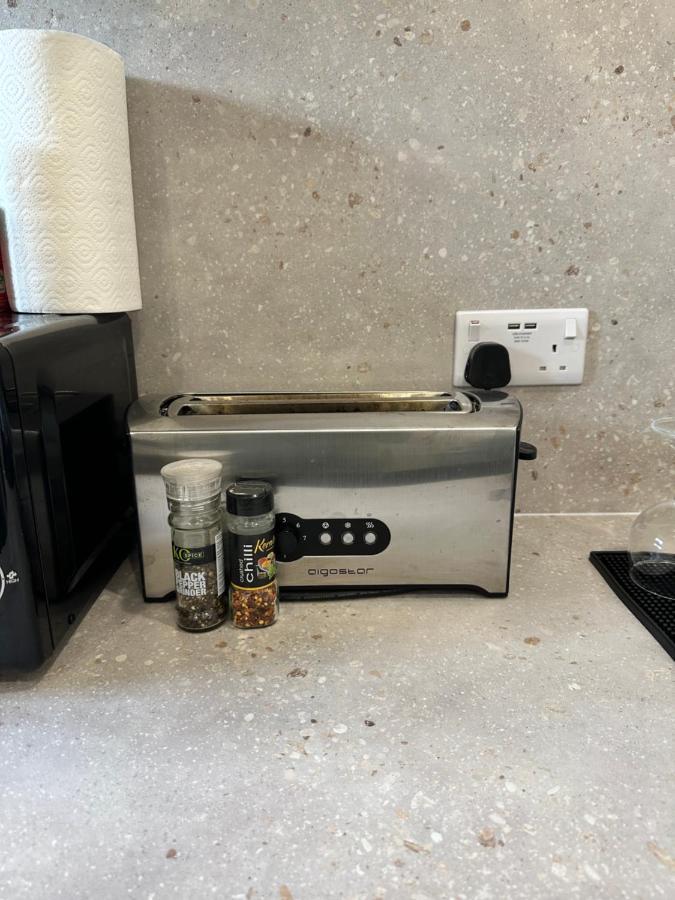 Modern Flat In Central Egham By Windsor Castle, Staines-Upon-Thames And Heathrow Airport Luaran gambar