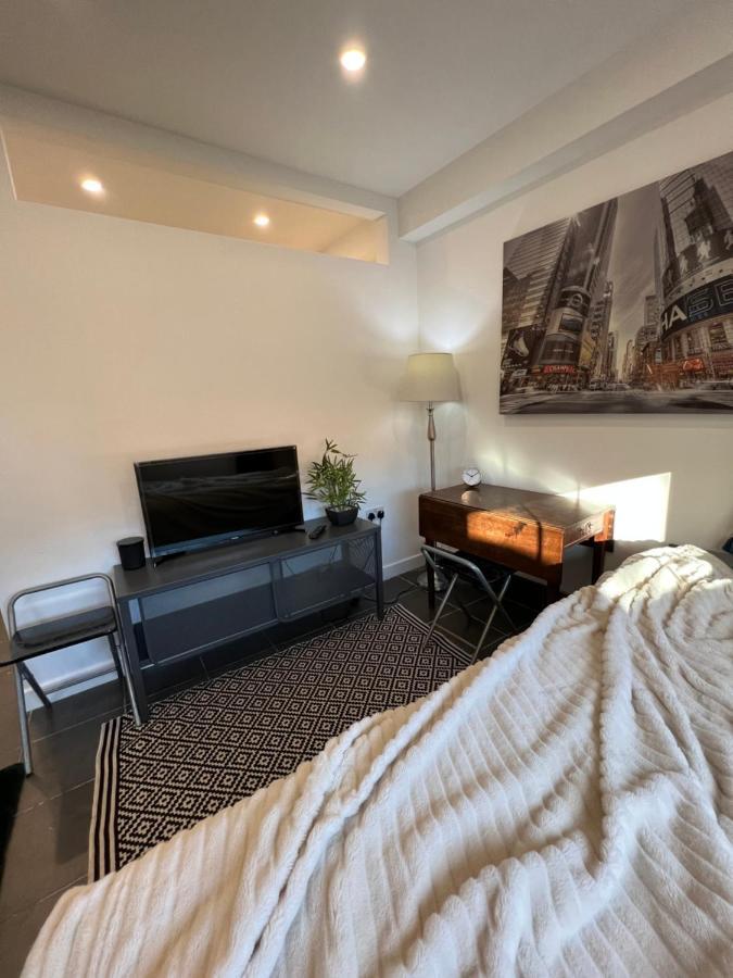Modern Flat In Central Egham By Windsor Castle, Staines-Upon-Thames And Heathrow Airport Luaran gambar
