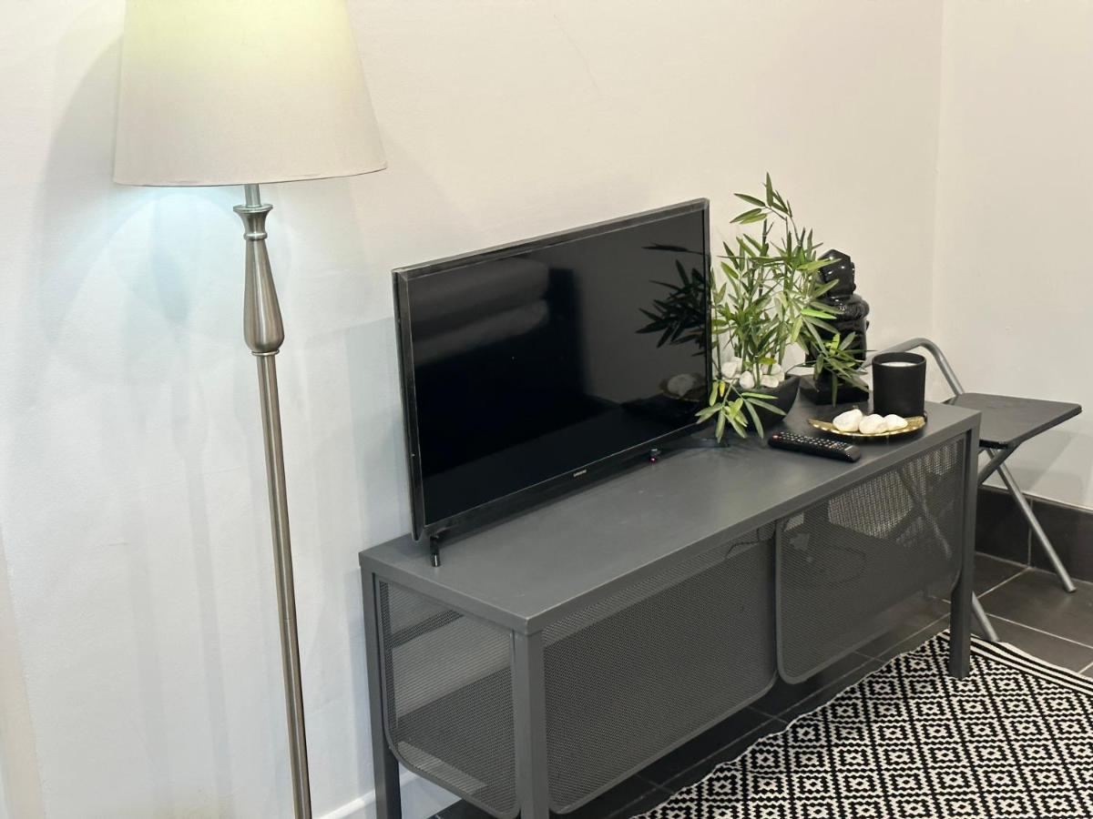 Modern Flat In Central Egham By Windsor Castle, Staines-Upon-Thames And Heathrow Airport Luaran gambar