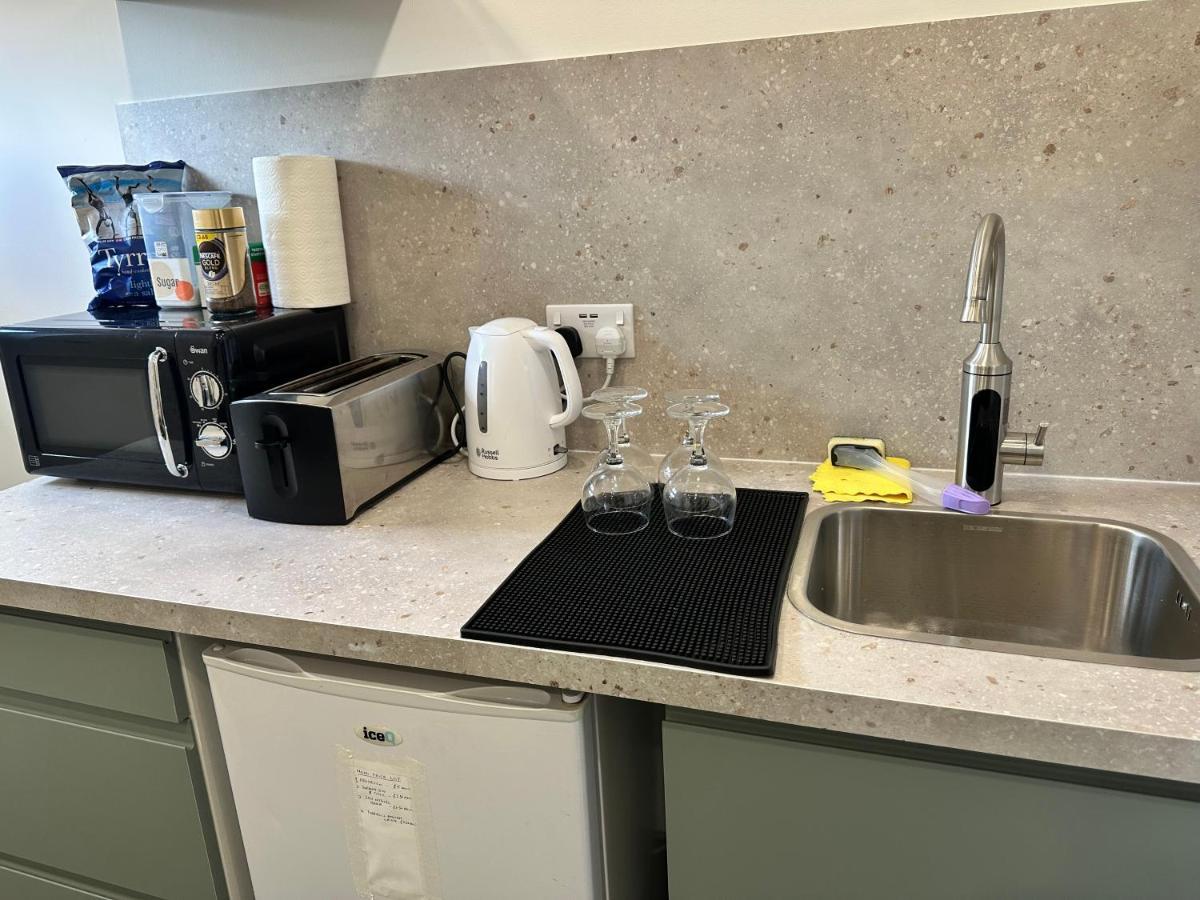 Modern Flat In Central Egham By Windsor Castle, Staines-Upon-Thames And Heathrow Airport Luaran gambar