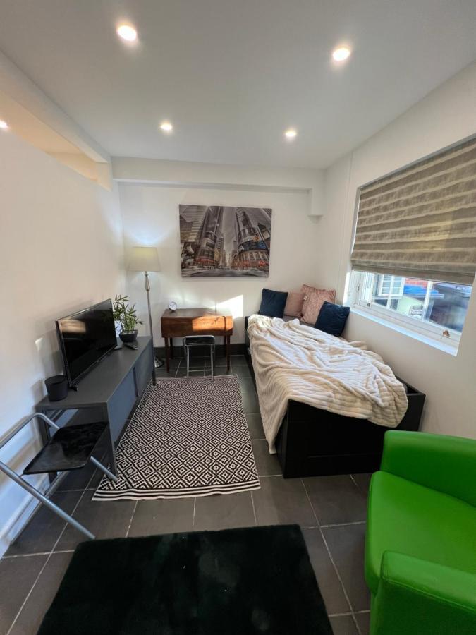 Modern Flat In Central Egham By Windsor Castle, Staines-Upon-Thames And Heathrow Airport Luaran gambar